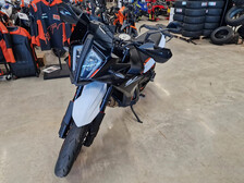 KTM 890
