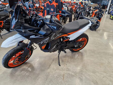 KTM 890