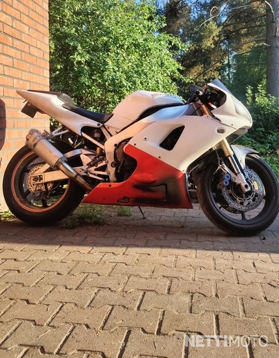 Yamaha YZF-R1