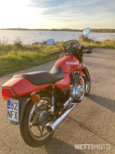 Suzuki GS