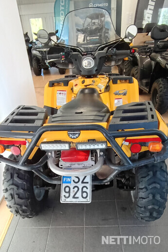 Can-Am Outlander Tieliikennemönkijä 400