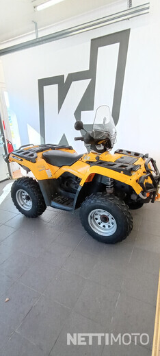 Can-Am Outlander Tieliikennemönkijä 400