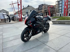 BMW S