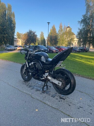 Yamaha FZS