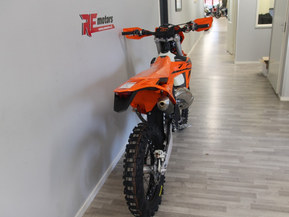 KTM 125