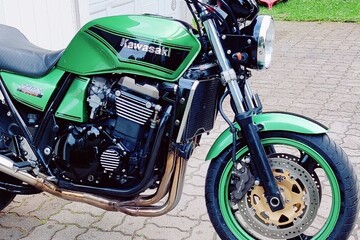 Kawasaki ZRX