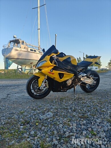 BMW S