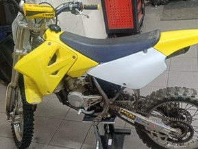 Suzuki RM