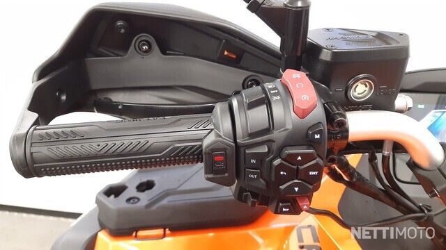 CFMOTO CFORCE Traktorimönkijä 1000XC EFI EPS