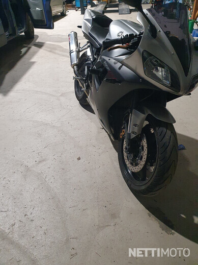 Yamaha YZF-R1