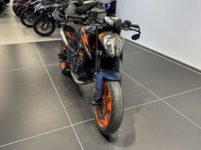 KTM 890
