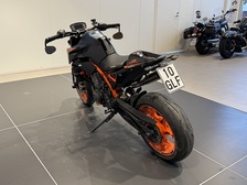KTM 890