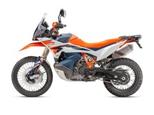 KTM 890