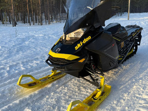 Ski-Doo Summit