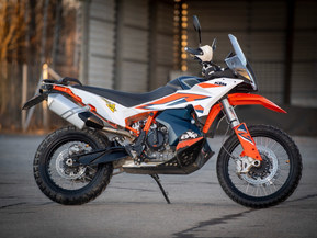 KTM 890