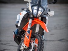 KTM 890