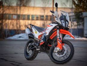 KTM 890