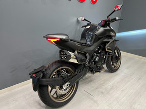 CFMOTO 800NK