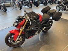 BMW S