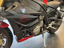 BMW S