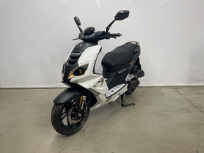 Peugeot Speedfight 4