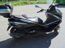 Piaggio X10