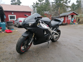 Yamaha YZF-R1