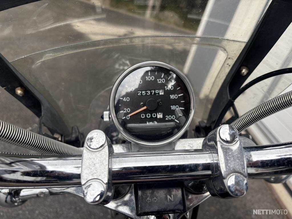 ... Suzuki Intruder 1 400 cm³ 1999 - Vaasa - Moottoripyörä