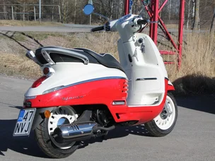 Peugeot Django