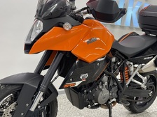 KTM 990