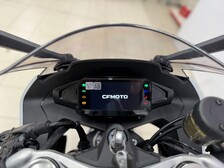 CFMOTO 675SR-R
