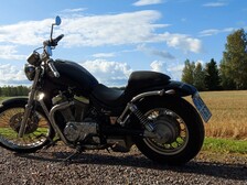 Suzuki Intruder