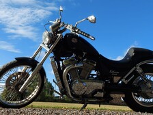 Suzuki Intruder