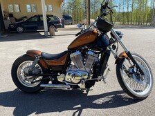 Suzuki Intruder