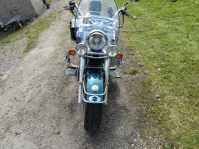 Suzuki Intruder