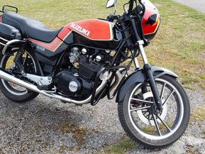 Suzuki GS
