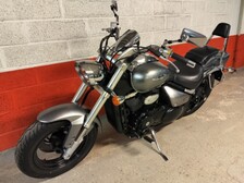 Suzuki Intruder