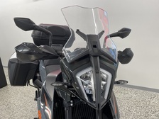 KTM 890