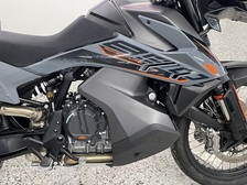 KTM 890