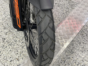 KTM 890