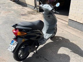 Piaggio Fly