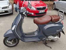 Vespa LX