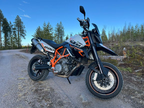 KTM 990
