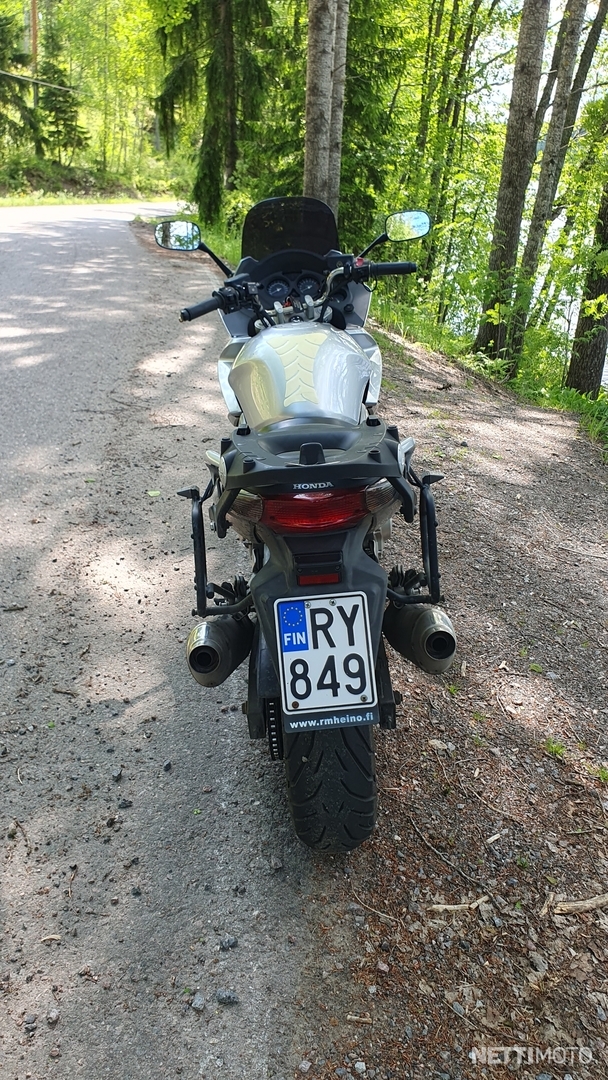 5 / 8