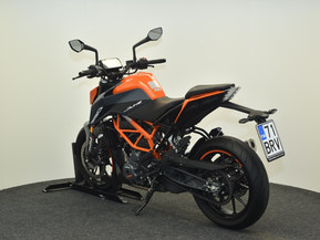 KTM 390