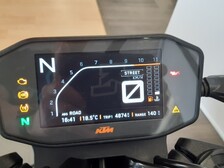 KTM 890