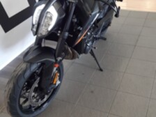 KTM 890