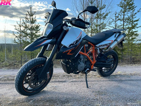 KTM 990