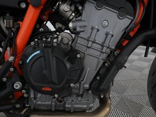 KTM 890