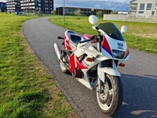 Yamaha FZR
